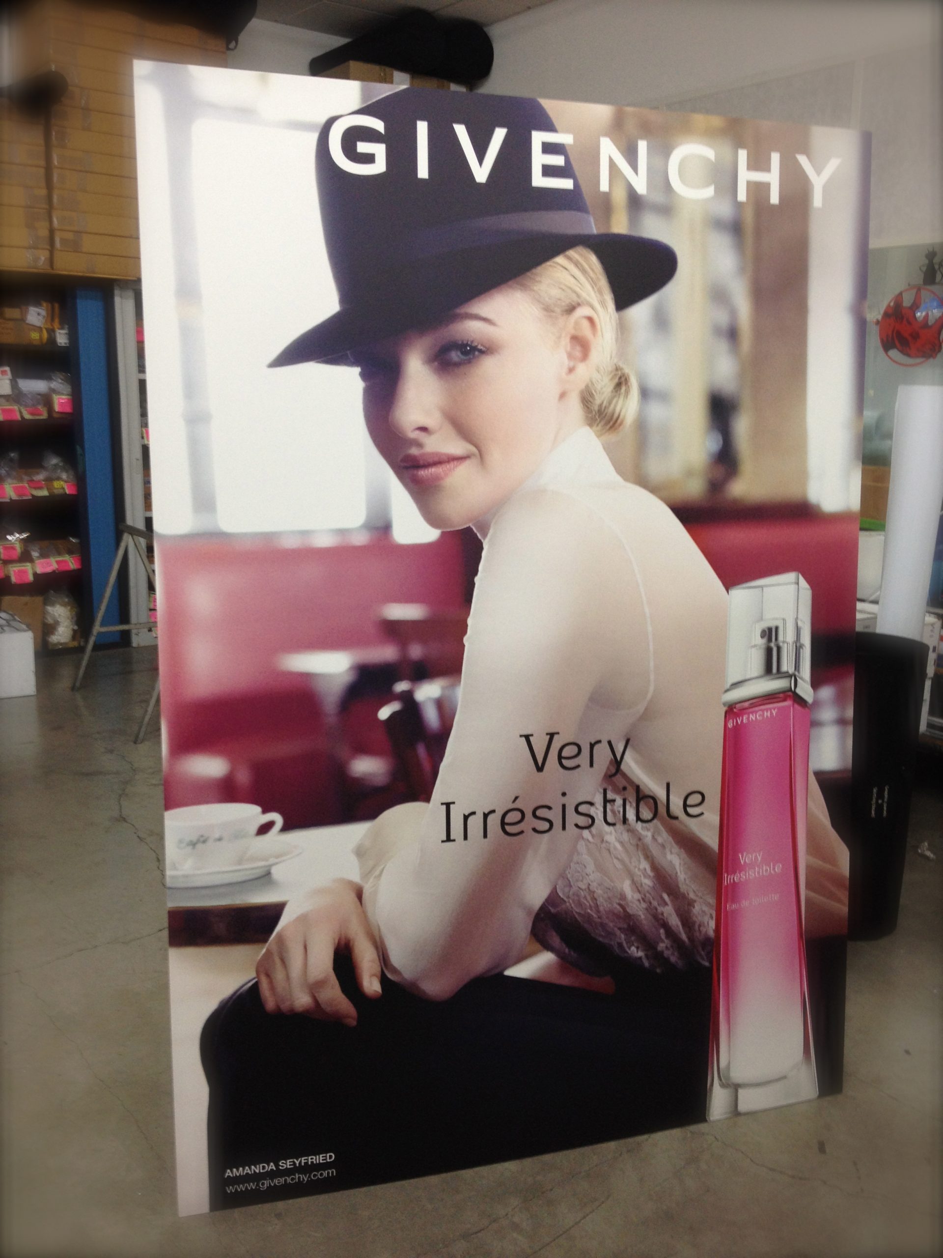 PLV XL sur pied – Impact et visibilité maximale