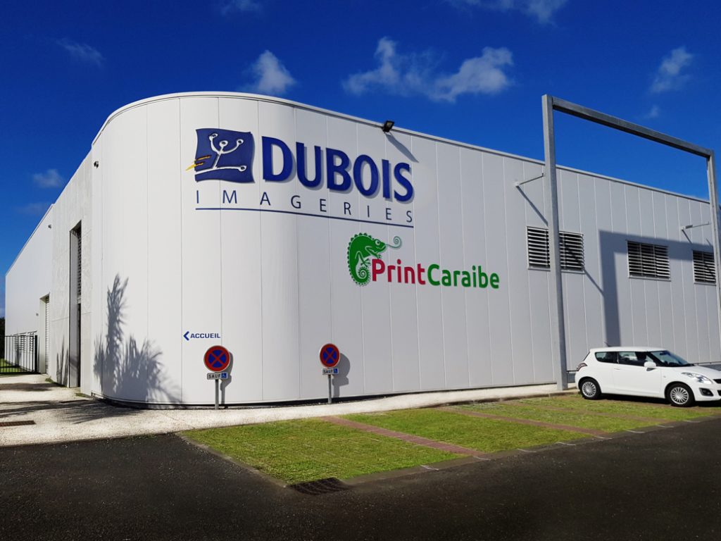 Enseigne sur bâtiment sur mesure