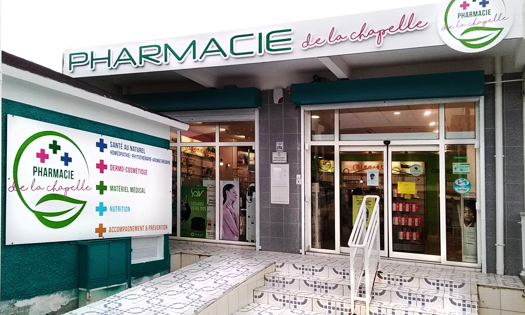 Pharmacie de la Chapelle – Anse-Bertrand : Enseigne & Signalétique
